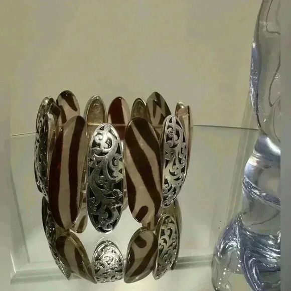 💟💎Women’s Vintage metal & glass bracelet - Picture 1 of 12